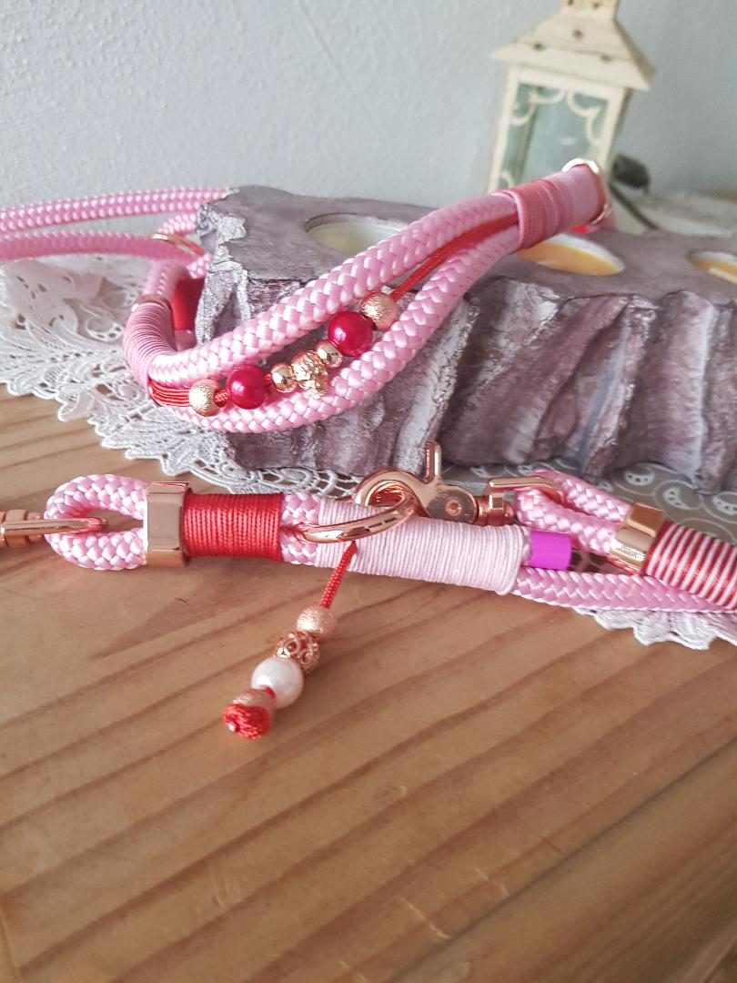 Rosa Tau-Halsband und Leine mit Perlen